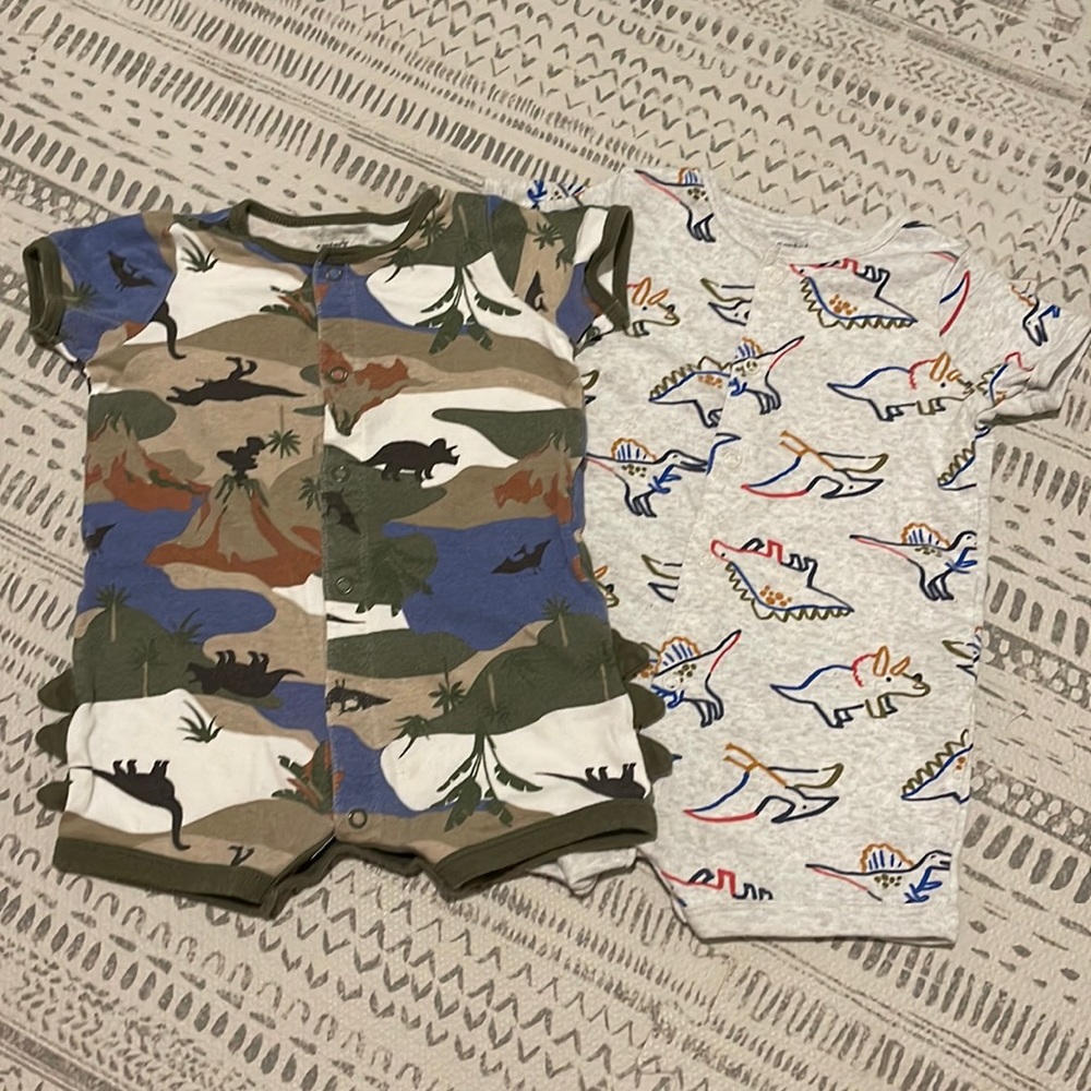 Carter outfit a bundle of 2